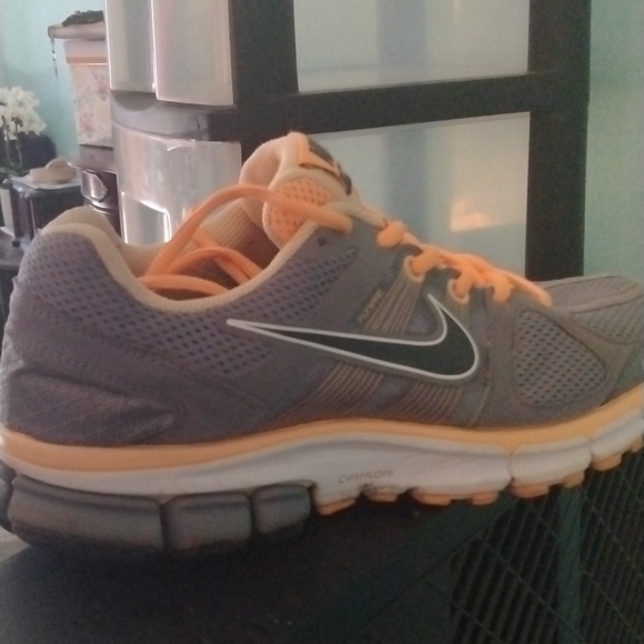 Clothes - Picture 12 of 12